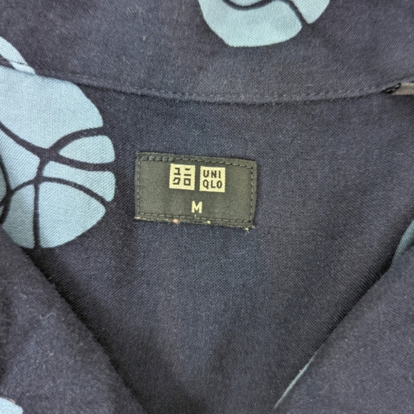 Disney Mickey Mouse Button Up Shirt Men's Medium Casual Short Sleeve Uniqlo - Picture 9 of 12